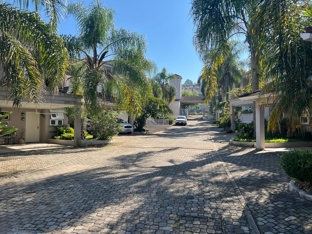 Casa em Condomínio à venda com 205m², 3 quartos, 2 vagas no bairro Pedra Redonda em Porto Alegre - Foto 29