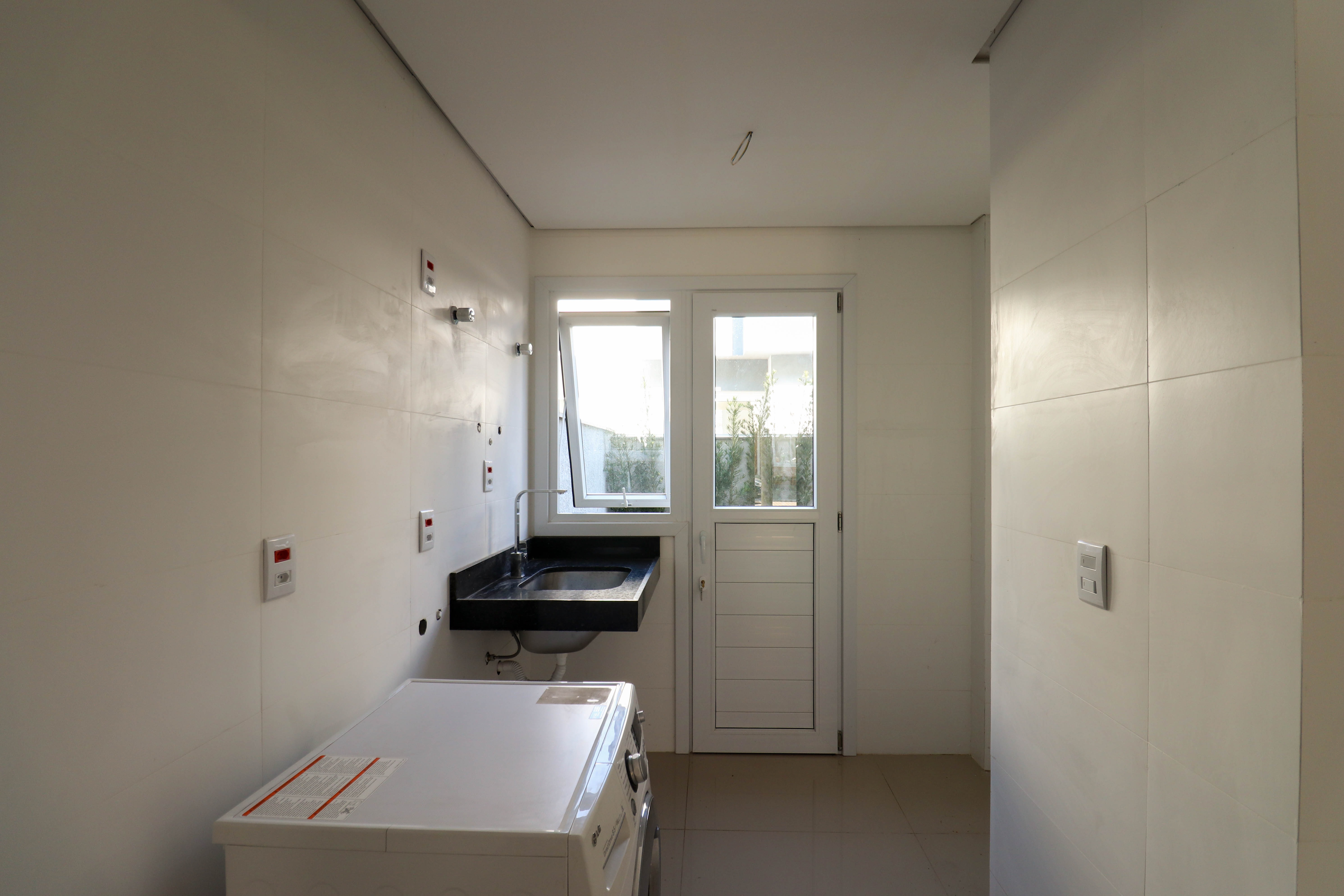 Casa à venda com 151m², 3 quartos, 2 vagas no bairro Hípica em Porto Alegre - Foto 8