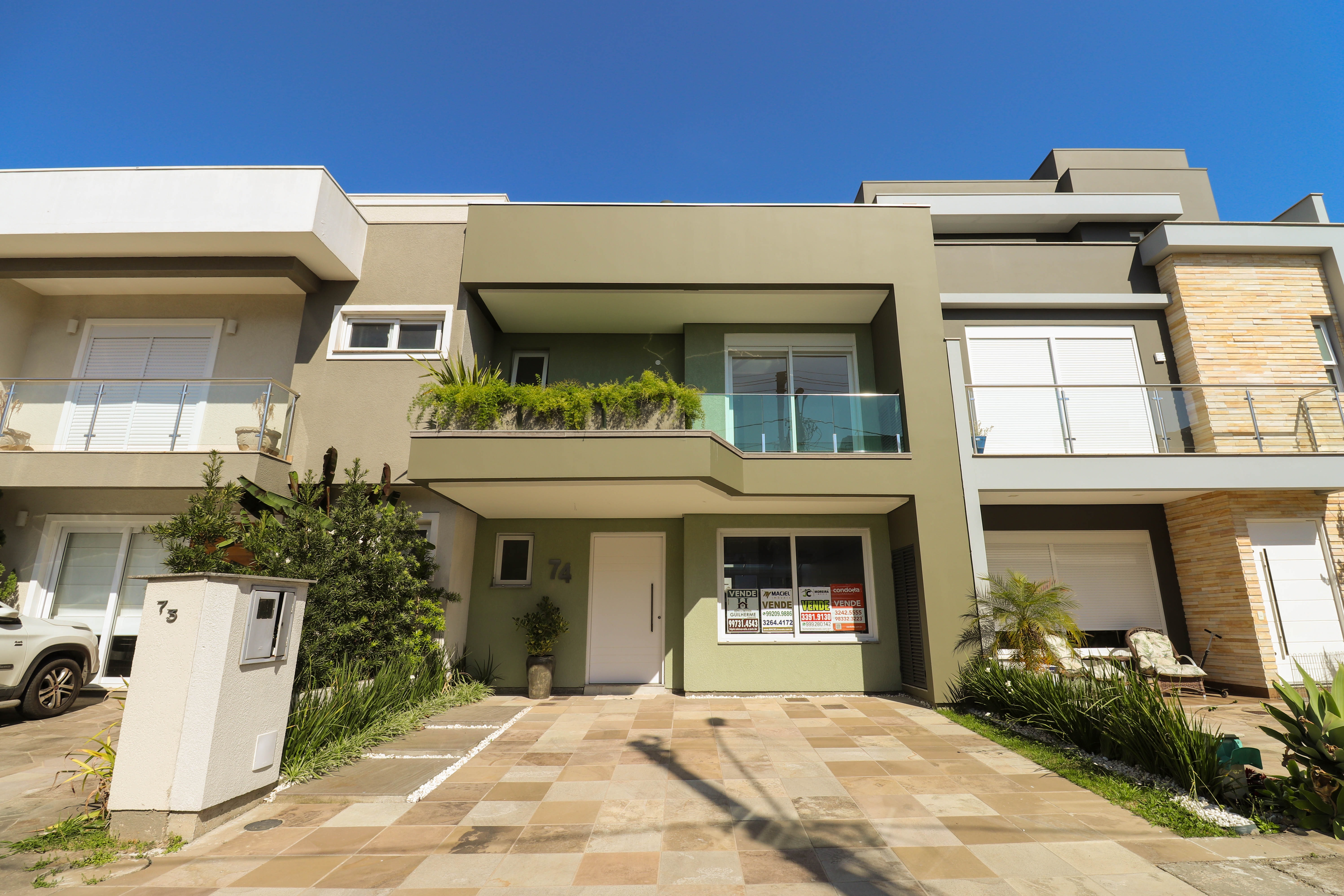 Casa à venda com 151m², 3 quartos, 2 vagas no bairro Hípica em Porto Alegre