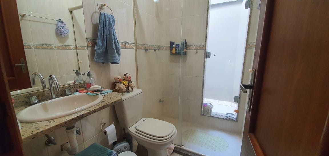 Casa à venda com 201m², 3 quartos, 1 suíte, 2 vagas no bairro Ipanema em Porto Alegre - Foto 21