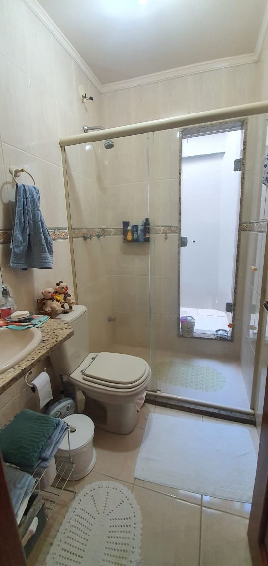 Casa à venda com 201m², 3 quartos, 1 suíte, 2 vagas no bairro Ipanema em Porto Alegre - Foto 22