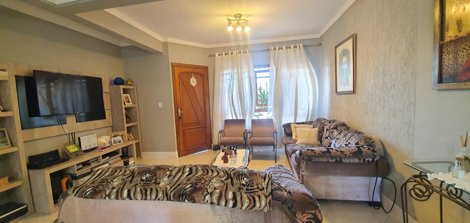 Casa à venda com 201m², 3 quartos, 1 suíte, 2 vagas no bairro Ipanema em Porto Alegre - Foto 4