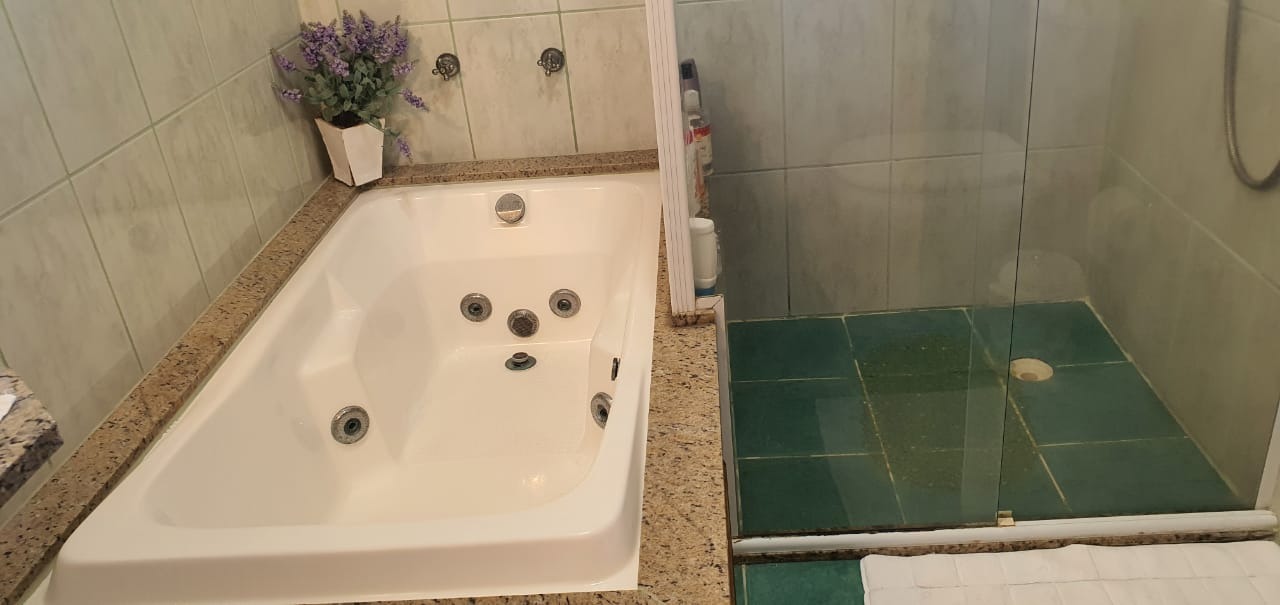 Casa à venda com 201m², 3 quartos, 1 suíte, 2 vagas no bairro Ipanema em Porto Alegre - Foto 26