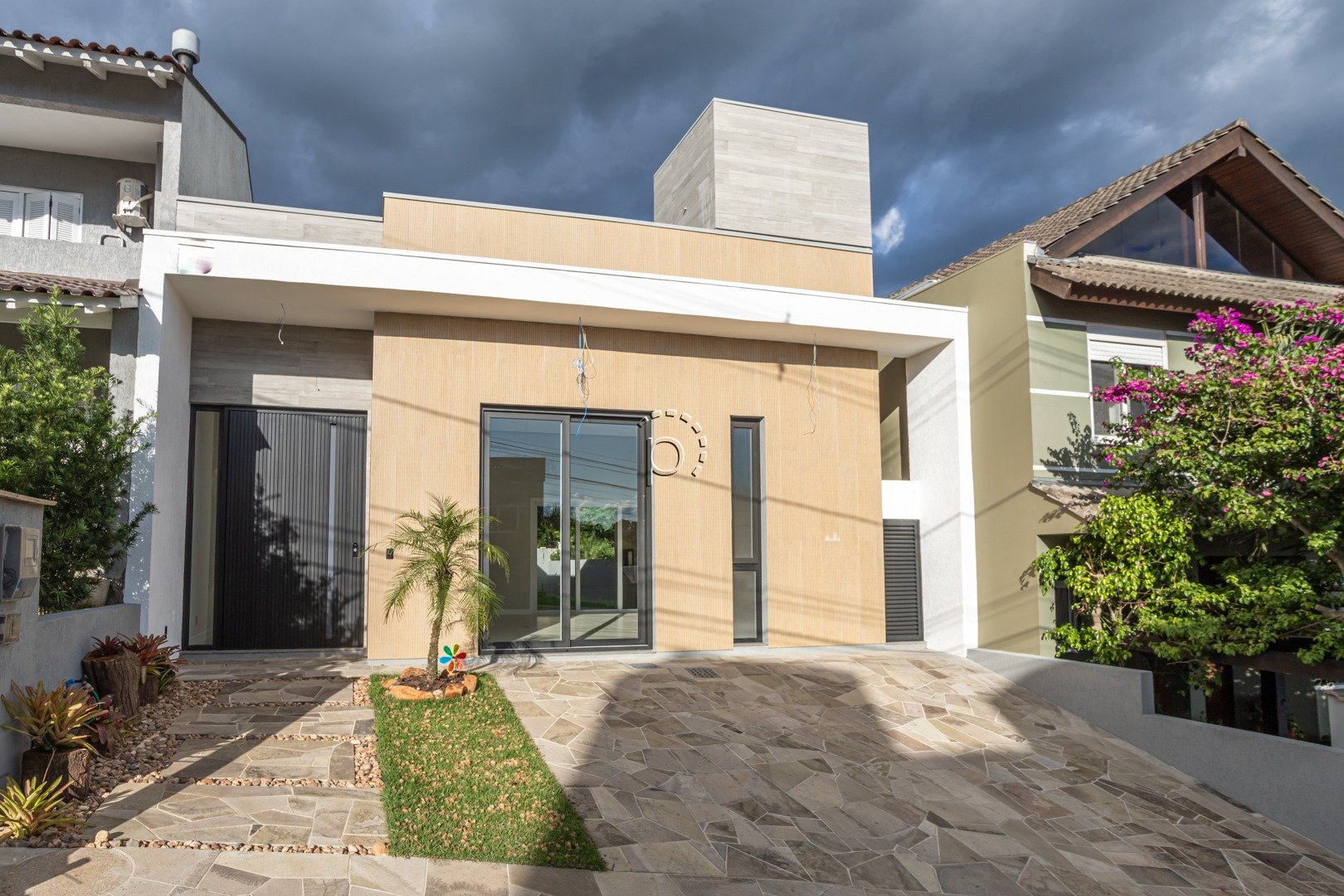 Casa em Condomínio à venda com 174m², 3 quartos, 3 suítes, 2 vagas no bairro Aberta dos Morros em Porto Alegre
