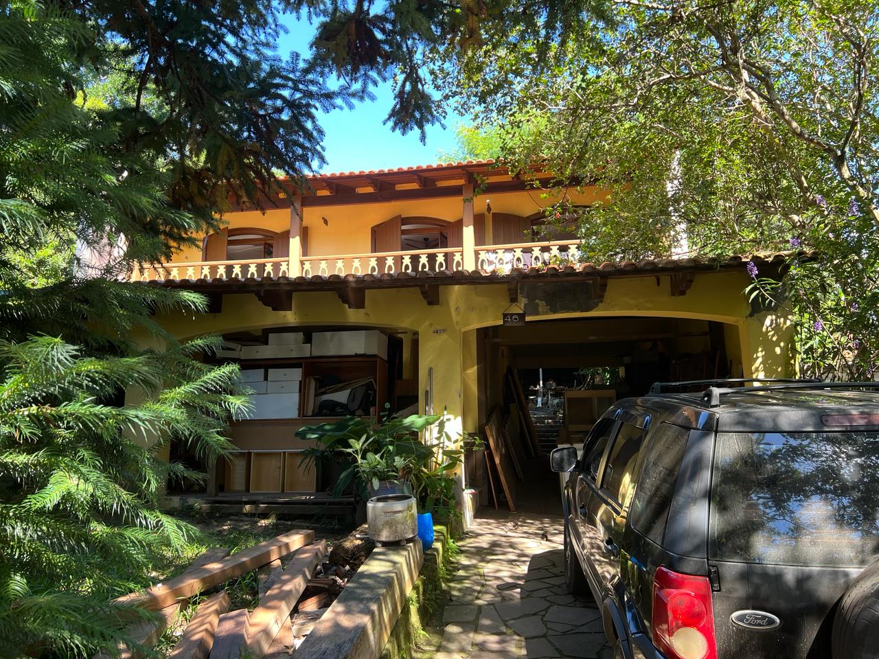 Casa à venda com 300m², 3 quartos, 1 suíte no bairro Tristeza em Porto Alegre