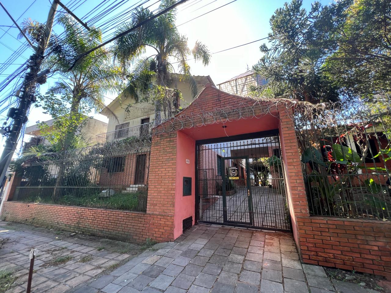 Terreno à venda com 616m² no bairro Tristeza em Porto Alegre