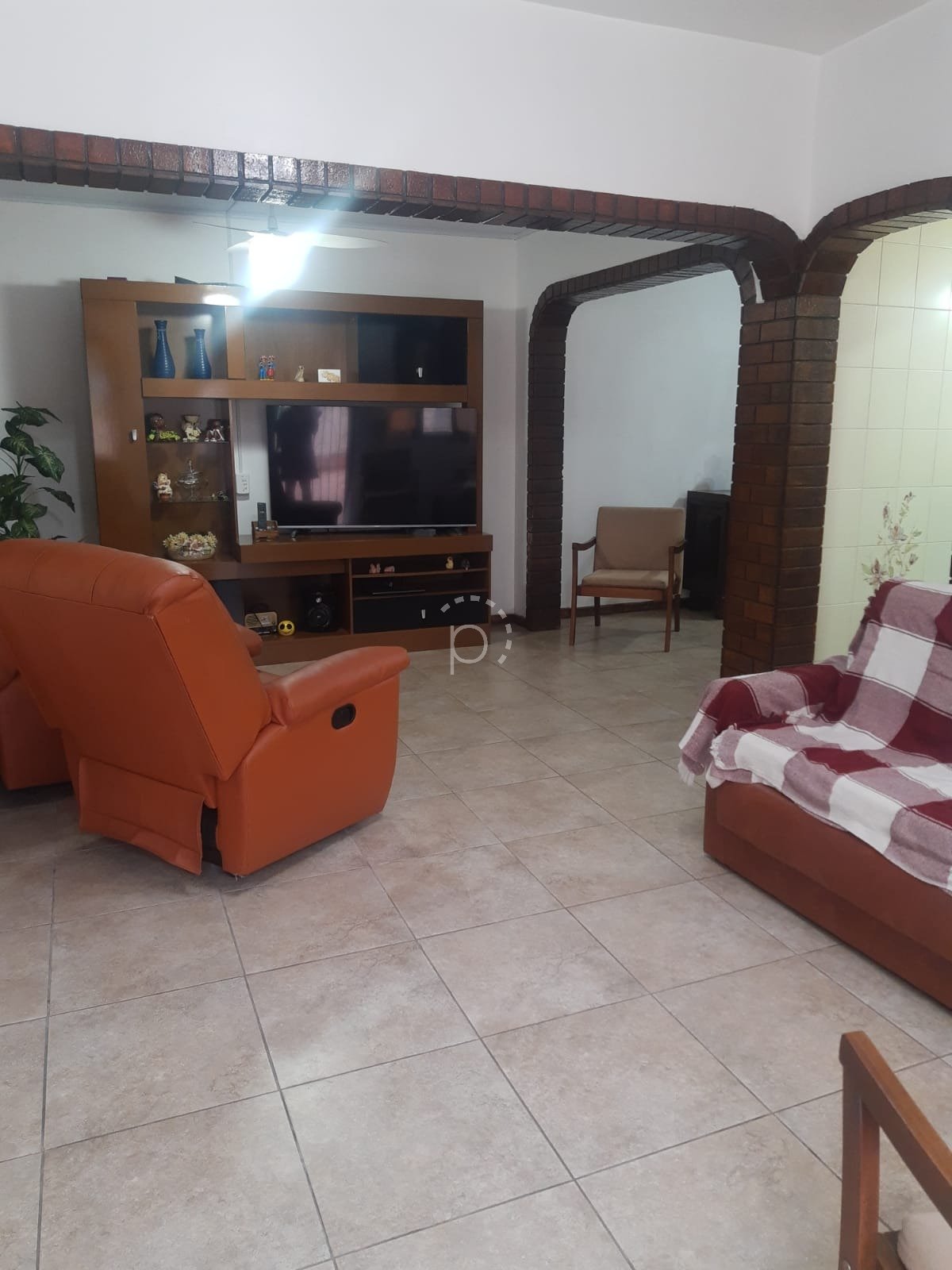 Casa à venda com 312m², 3 quartos, 1 suíte, 3 vagas no bairro Cavalhada em Porto Alegre - Foto 7