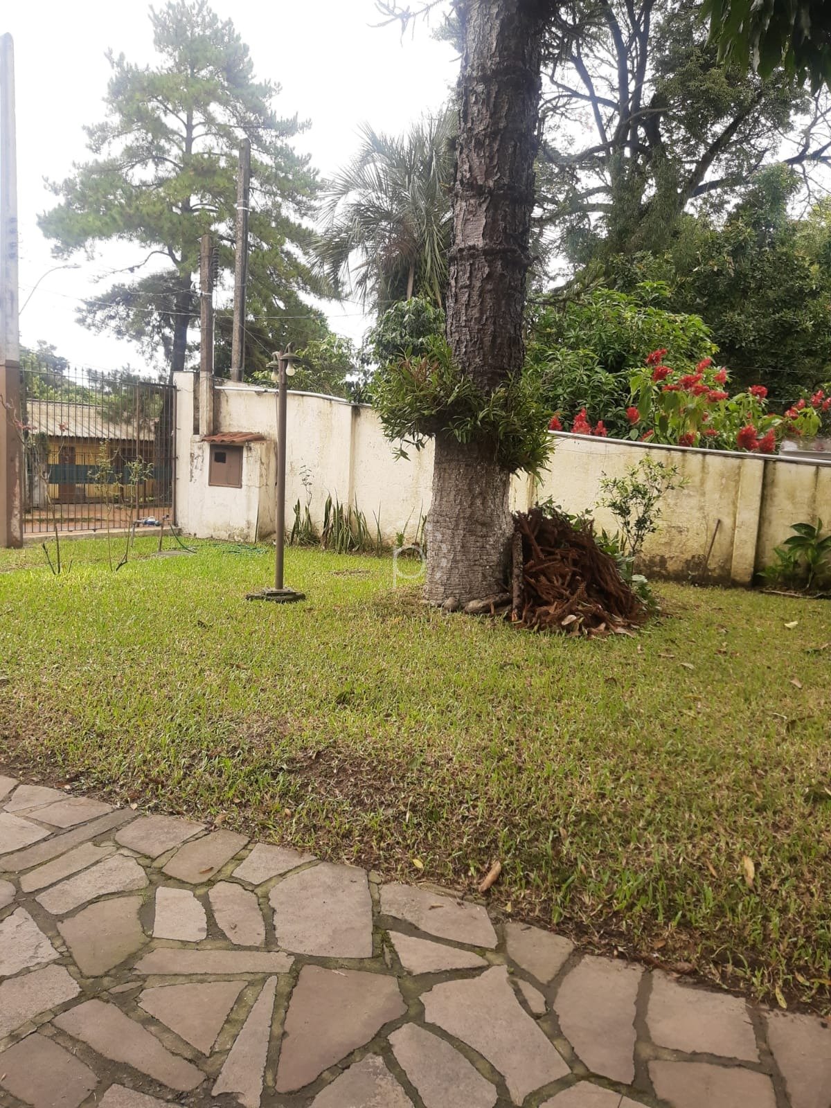 Casa à venda com 312m², 3 quartos, 1 suíte, 3 vagas no bairro Cavalhada em Porto Alegre - Foto 3