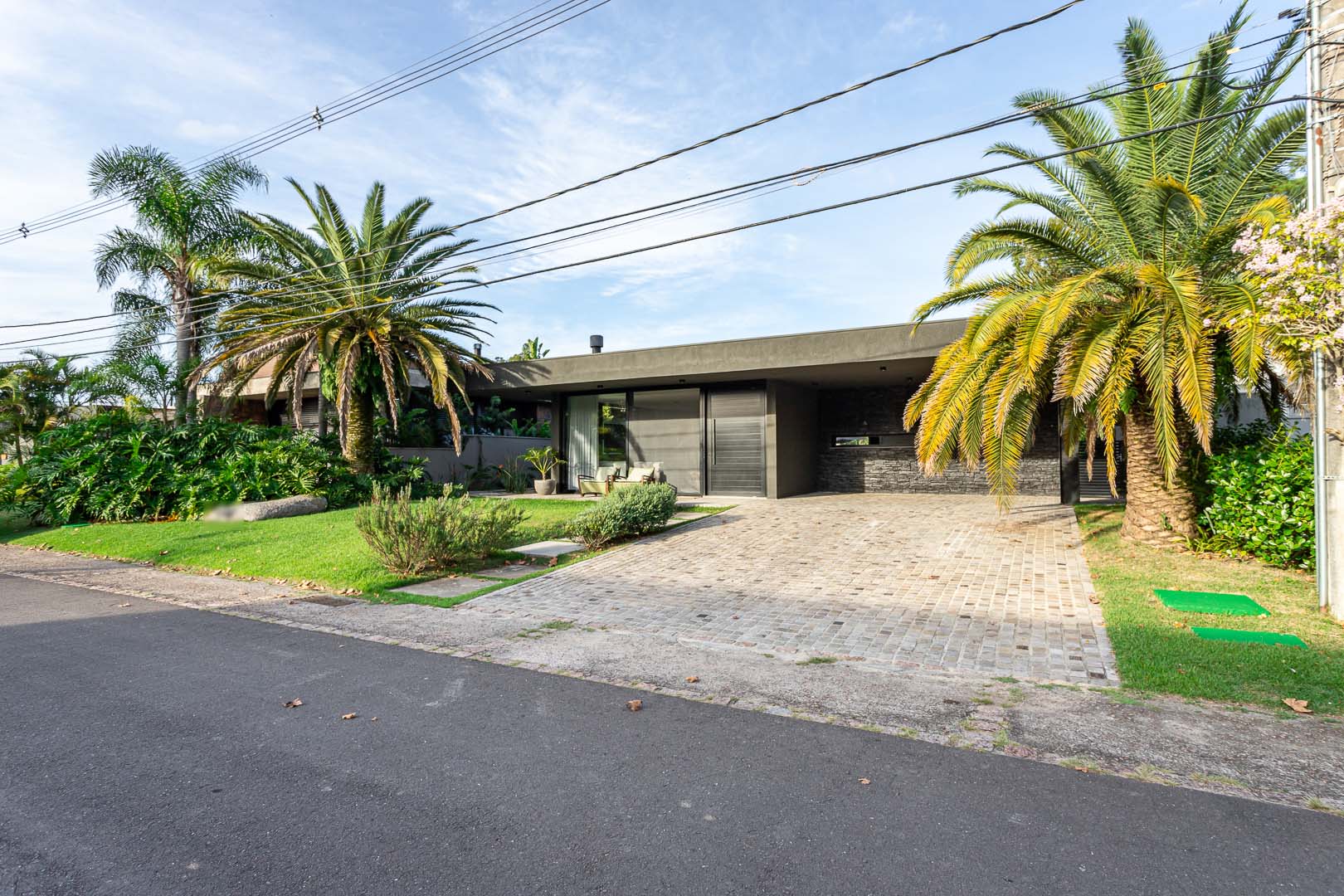 Casa em Condomínio à venda com 327m², 3 quartos, 3 suítes no bairro Terra Ville em Porto Alegre