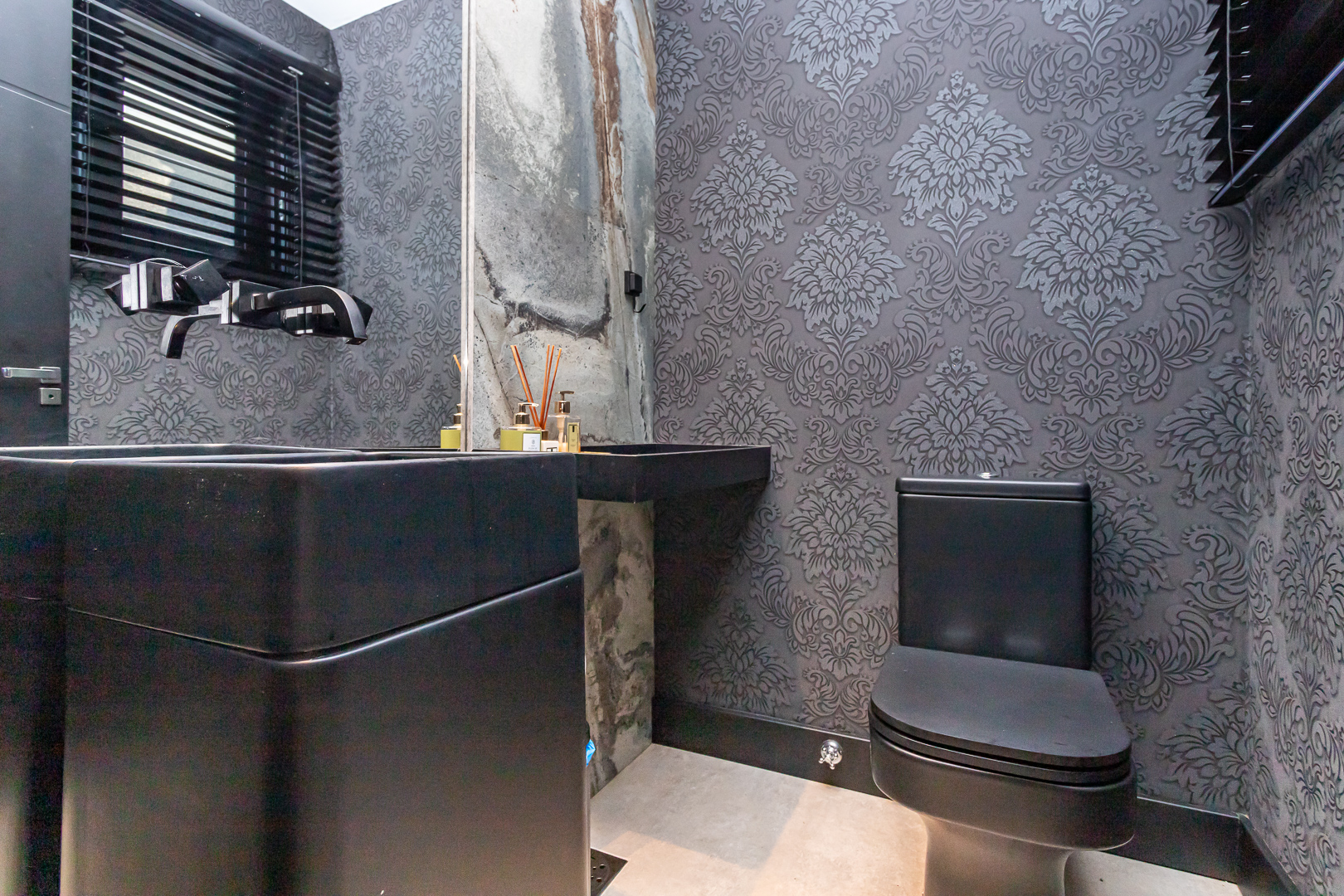 Casa em Condomínio à venda com 327m², 3 quartos, 3 suítes no bairro Terra Ville em Porto Alegre - Foto 4