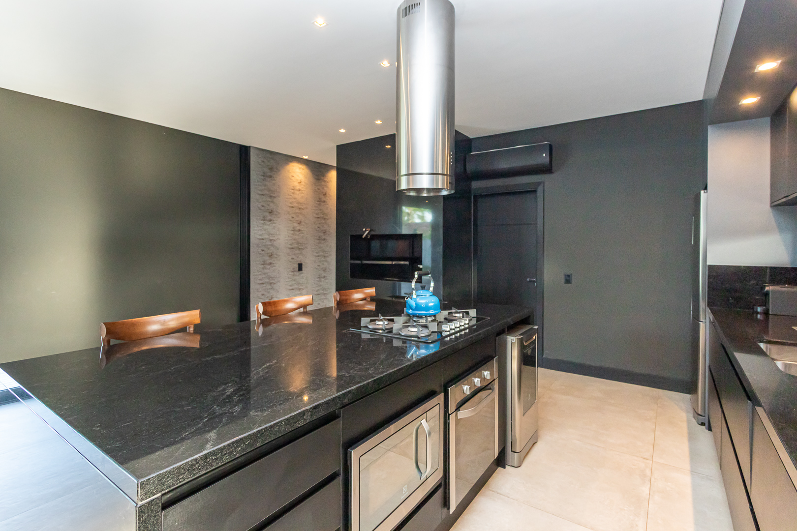 Casa em Condomínio à venda com 327m², 3 quartos, 3 suítes no bairro Terra Ville em Porto Alegre - Foto 14