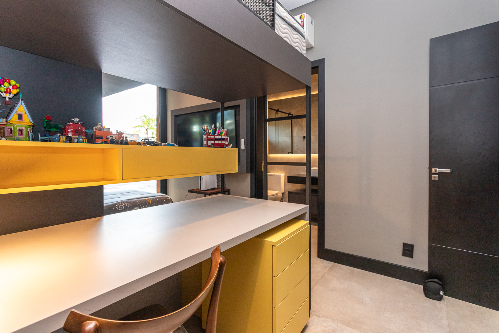 Casa em Condomínio à venda com 327m², 3 quartos, 3 suítes no bairro Terra Ville em Porto Alegre - Foto 18