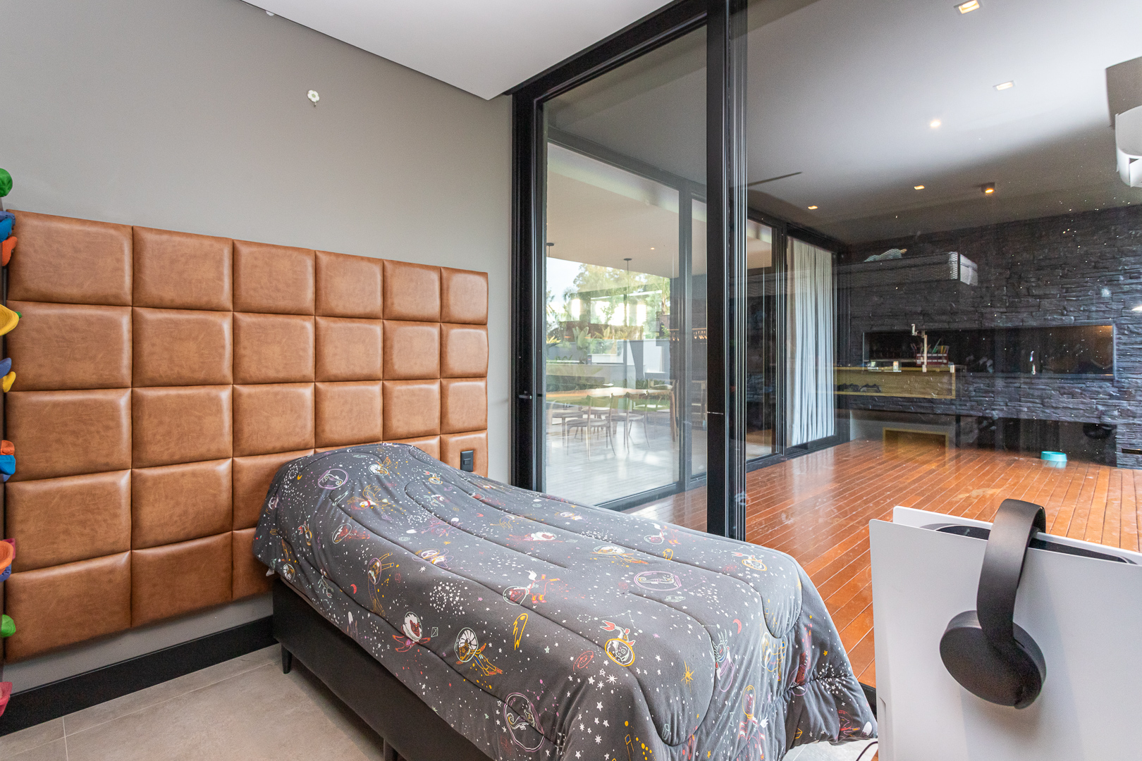 Casa em Condomínio à venda com 327m², 3 quartos, 3 suítes no bairro Terra Ville em Porto Alegre - Foto 19