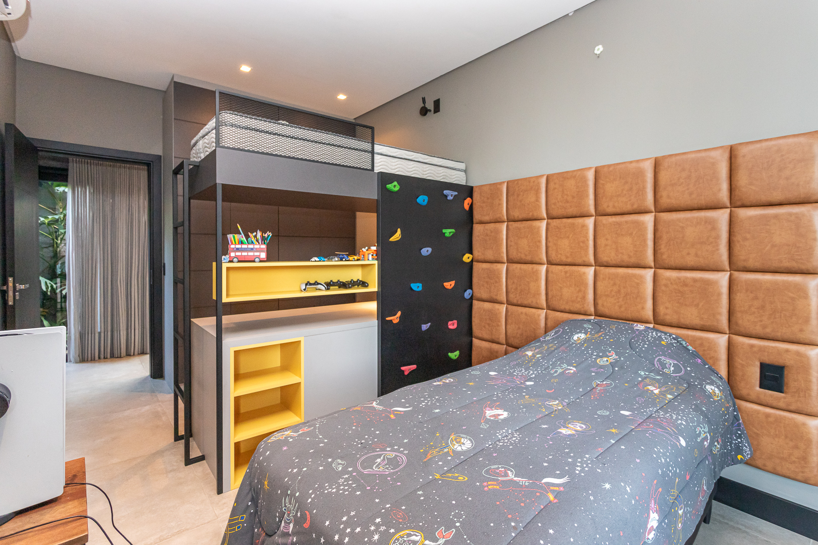 Casa em Condomínio à venda com 327m², 3 quartos, 3 suítes no bairro Terra Ville em Porto Alegre - Foto 20