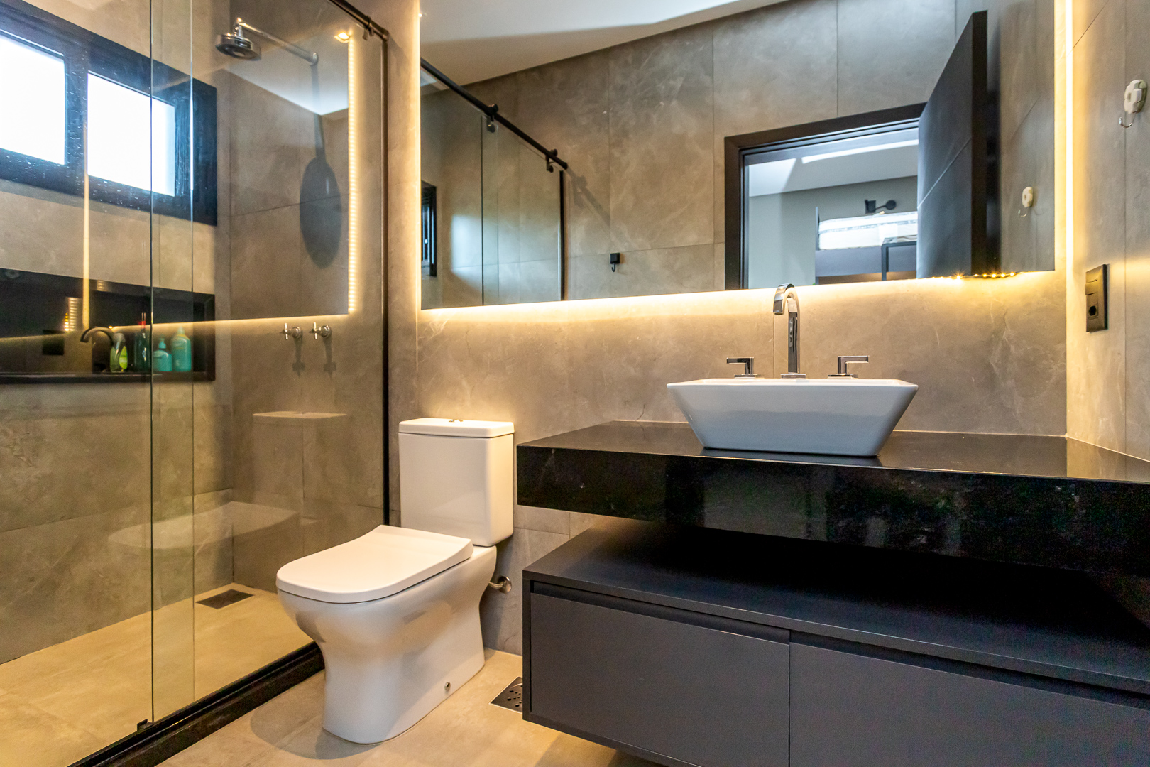 Casa em Condomínio à venda com 327m², 3 quartos, 3 suítes no bairro Terra Ville em Porto Alegre - Foto 22