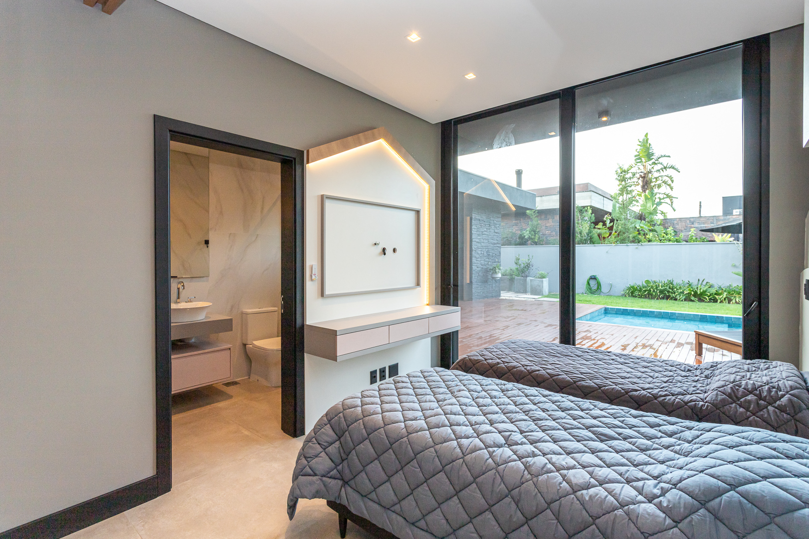 Casa em Condomínio à venda com 327m², 3 quartos, 3 suítes no bairro Terra Ville em Porto Alegre - Foto 25