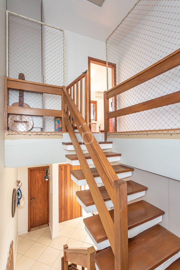 Casa à venda com 189m², 3 quartos, 1 suíte, 2 vagas no bairro Espirito Santo em Porto Alegre - Foto 40