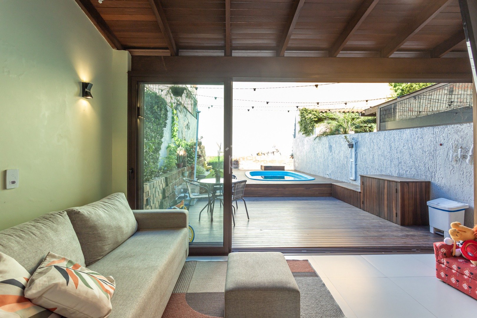 Casa à venda com 189m², 3 quartos, 1 suíte, 2 vagas no bairro Espirito Santo em Porto Alegre - Foto 15