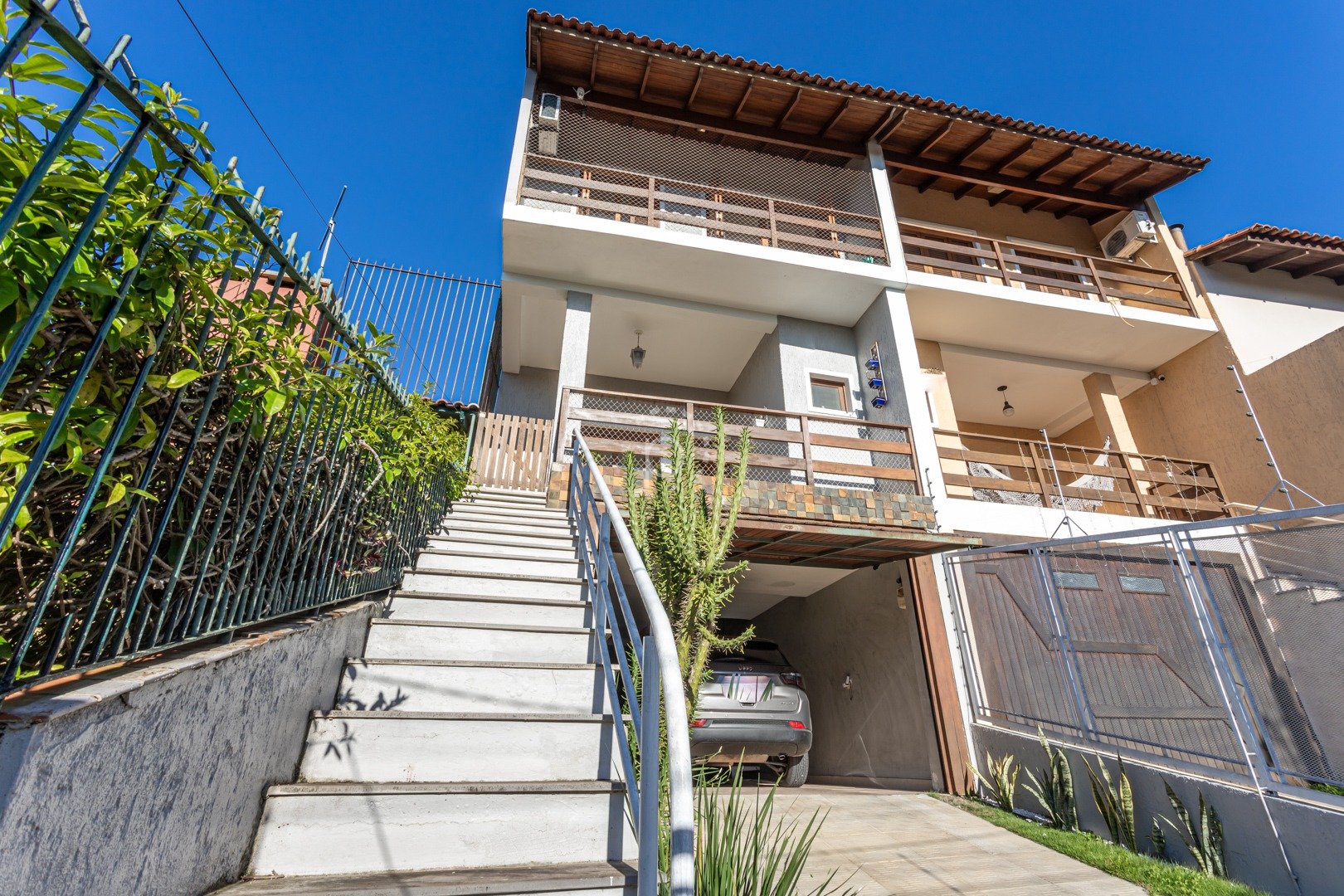 Casa à venda com 189m², 3 quartos, 1 suíte, 2 vagas no bairro Espirito Santo em Porto Alegre - Foto 2