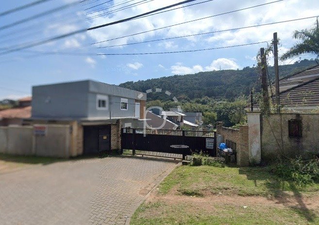 Terreno à venda com 300m² no bairro Vila Nova em Porto Alegre