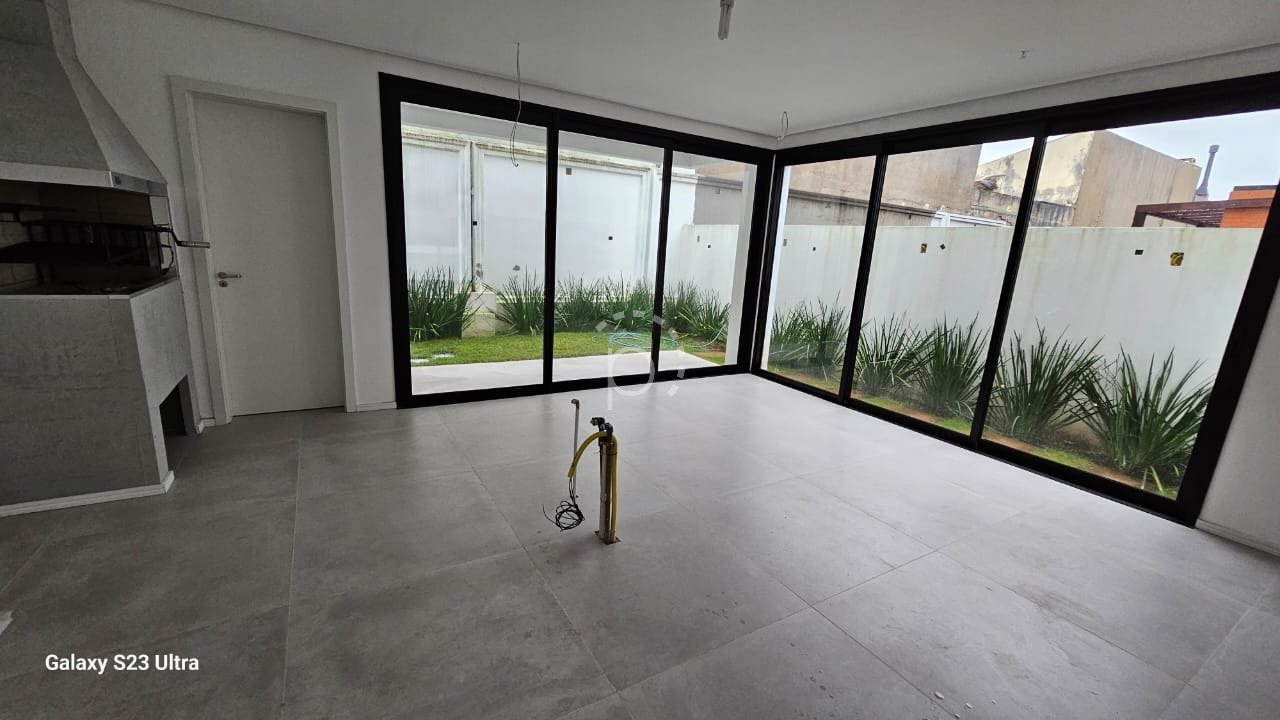 Casa em Condomínio à venda com 203m², 3 quartos, 3 suítes, 2 vagas no bairro Ipanema em Porto Alegre - Foto 2