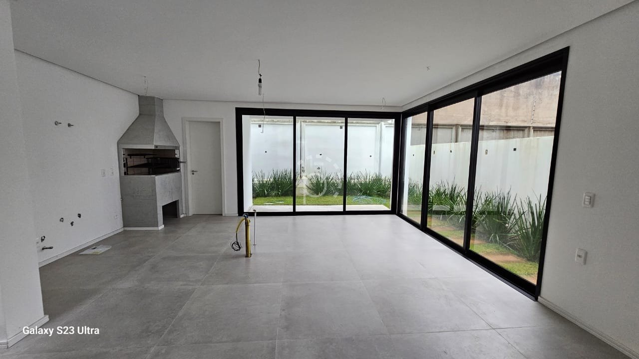 Casa em Condomínio à venda com 203m², 3 quartos, 3 suítes, 2 vagas no bairro Ipanema em Porto Alegre