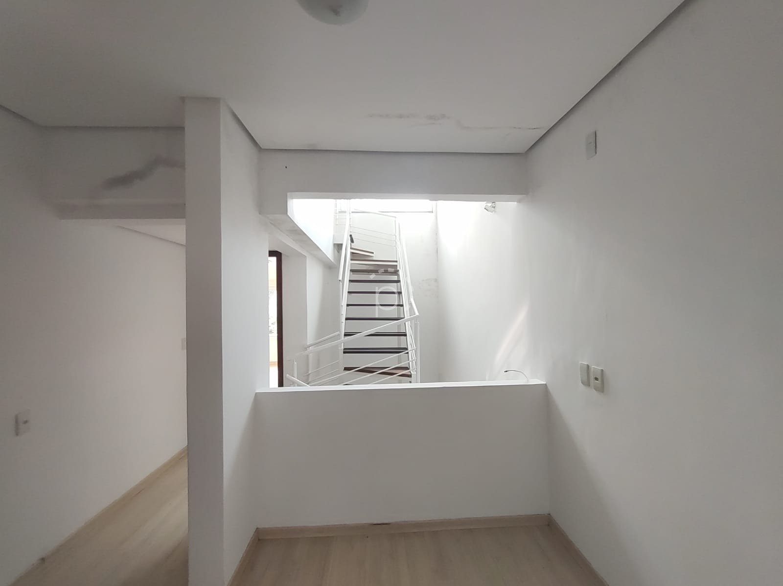 Casa à venda com 250m², 3 quartos, 1 suíte no bairro Cavalhada em Porto Alegre - Foto 15