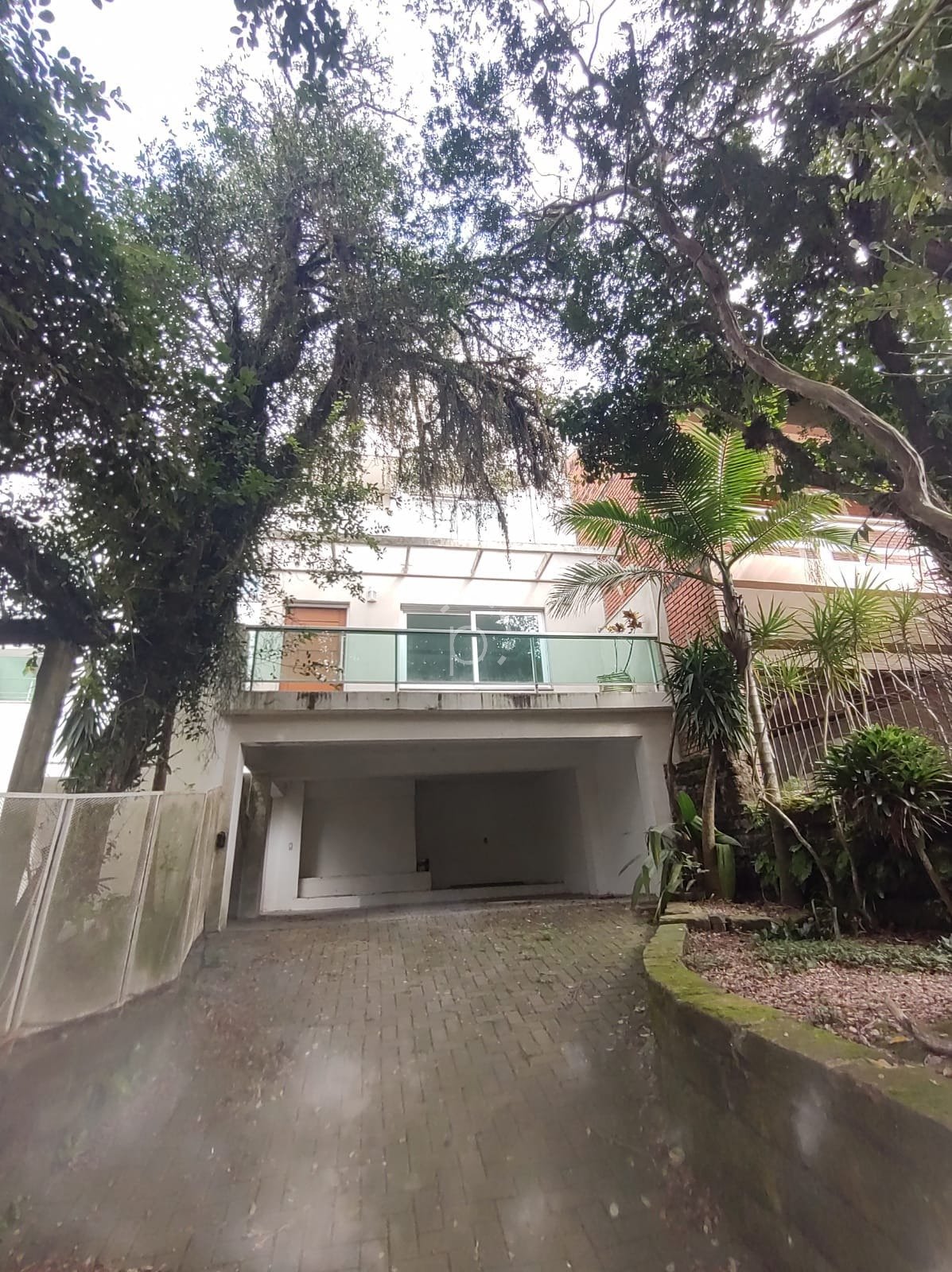 Casa à venda com 250m², 3 quartos, 1 suíte no bairro Cavalhada em Porto Alegre