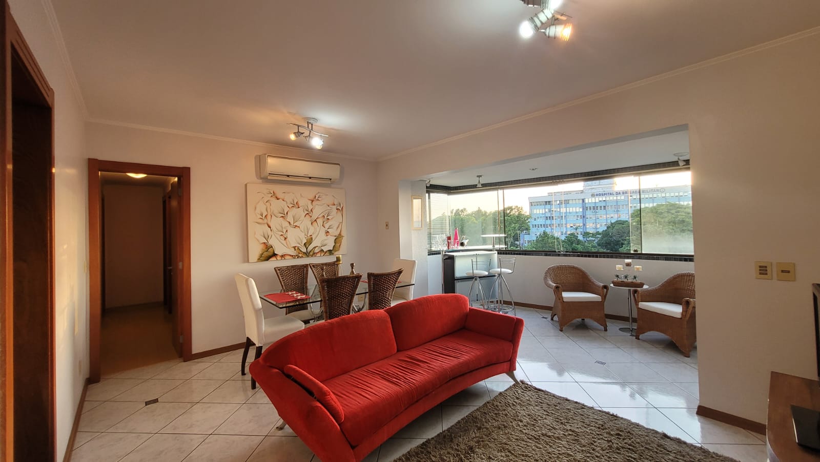Apartamento à venda com 88m², 3 quartos, 1 suíte no bairro Cristal em Porto Alegre
