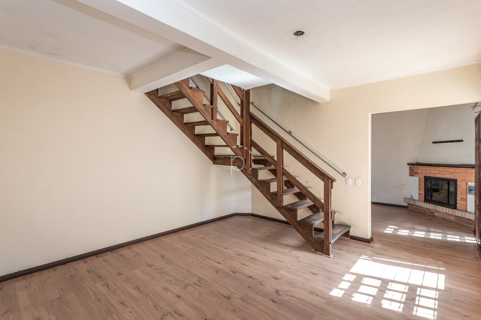 Casa à venda com 290m², 3 quartos, 1 suíte, 4 vagas no bairro Ipanema em Porto Alegre - Foto 6