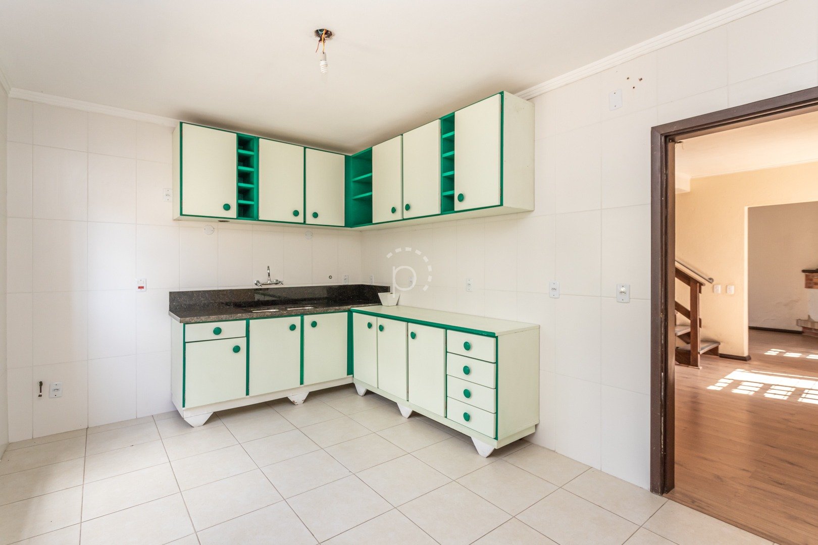 Casa à venda com 290m², 3 quartos, 1 suíte, 4 vagas no bairro Ipanema em Porto Alegre - Foto 13