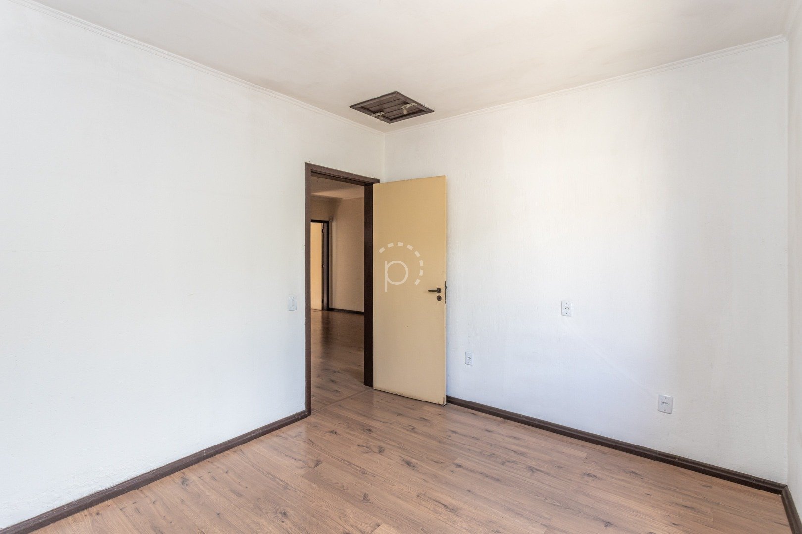 Casa à venda com 290m², 3 quartos, 1 suíte, 4 vagas no bairro Ipanema em Porto Alegre - Foto 17