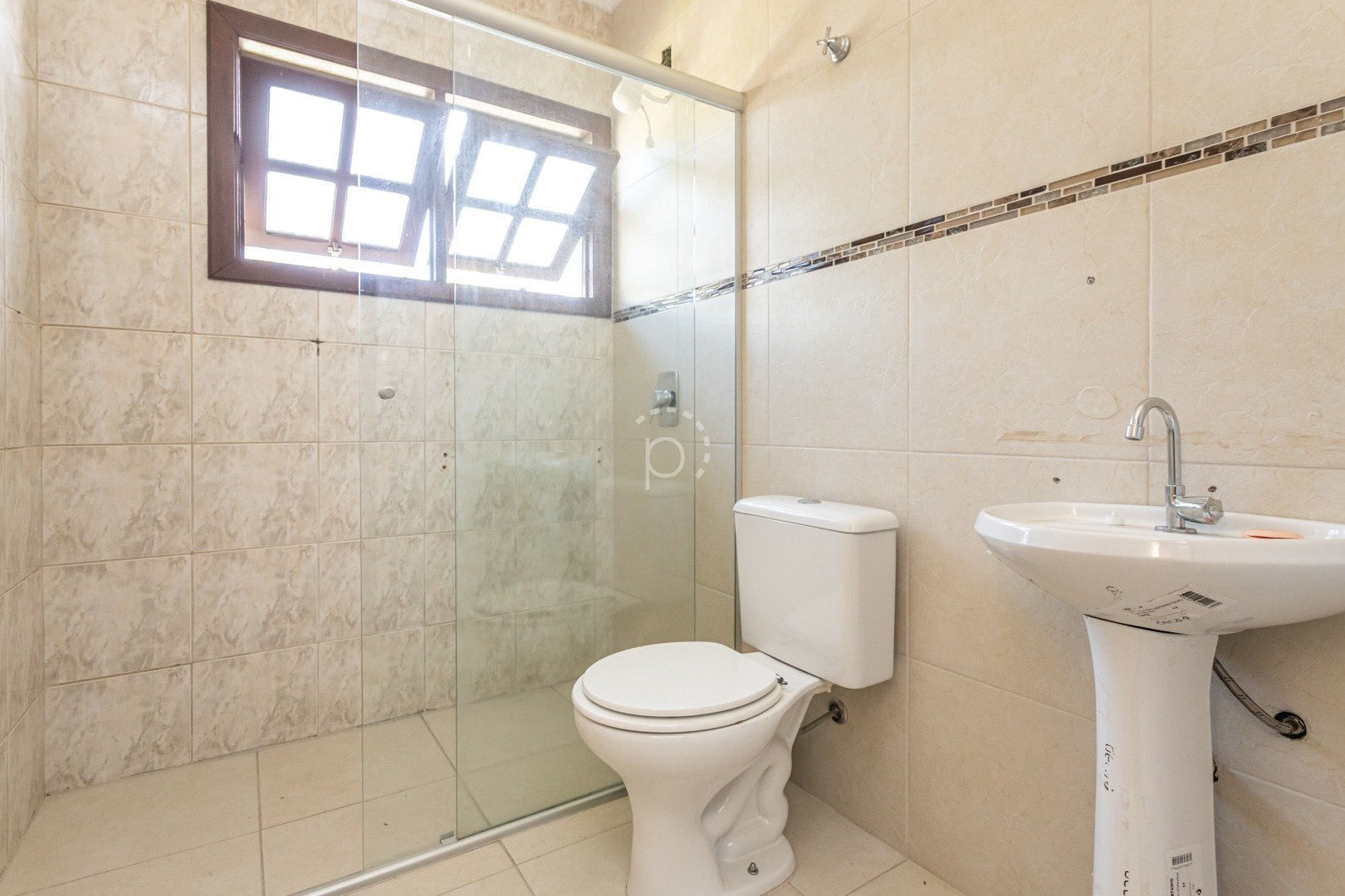 Casa à venda com 290m², 3 quartos, 1 suíte, 4 vagas no bairro Ipanema em Porto Alegre - Foto 19