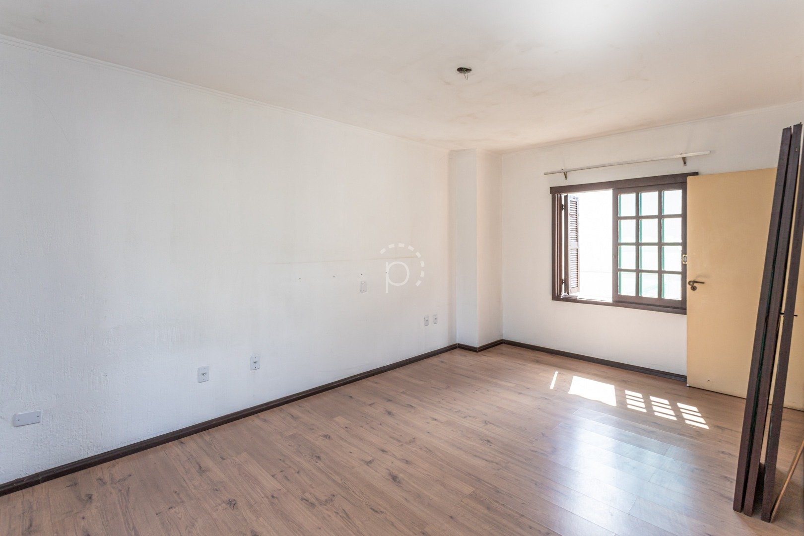 Casa à venda com 290m², 3 quartos, 1 suíte, 4 vagas no bairro Ipanema em Porto Alegre - Foto 30