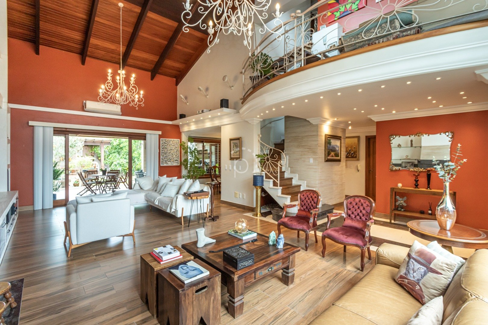 Casa à venda com 446m², 4 quartos, 2 suítes, 6 vagas no bairro Ipanema em Porto Alegre