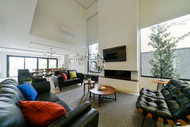 Casa em Condomínio para alugar com 318m², 4 quartos, 4 vagas no bairro Terra Ville em Porto Alegre