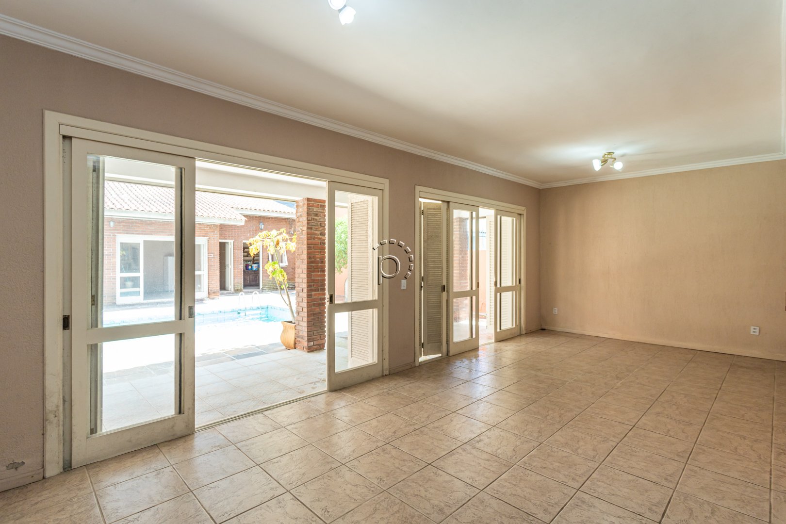 Casa para alugar com 400m², 5 quartos no bairro Tristeza em Porto Alegre - Foto 6