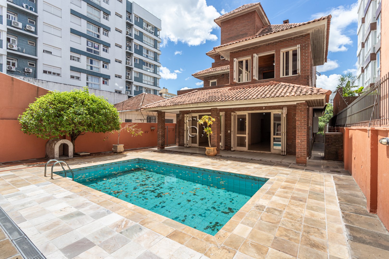 Casa para alugar com 400m², 5 quartos no bairro Tristeza em Porto Alegre