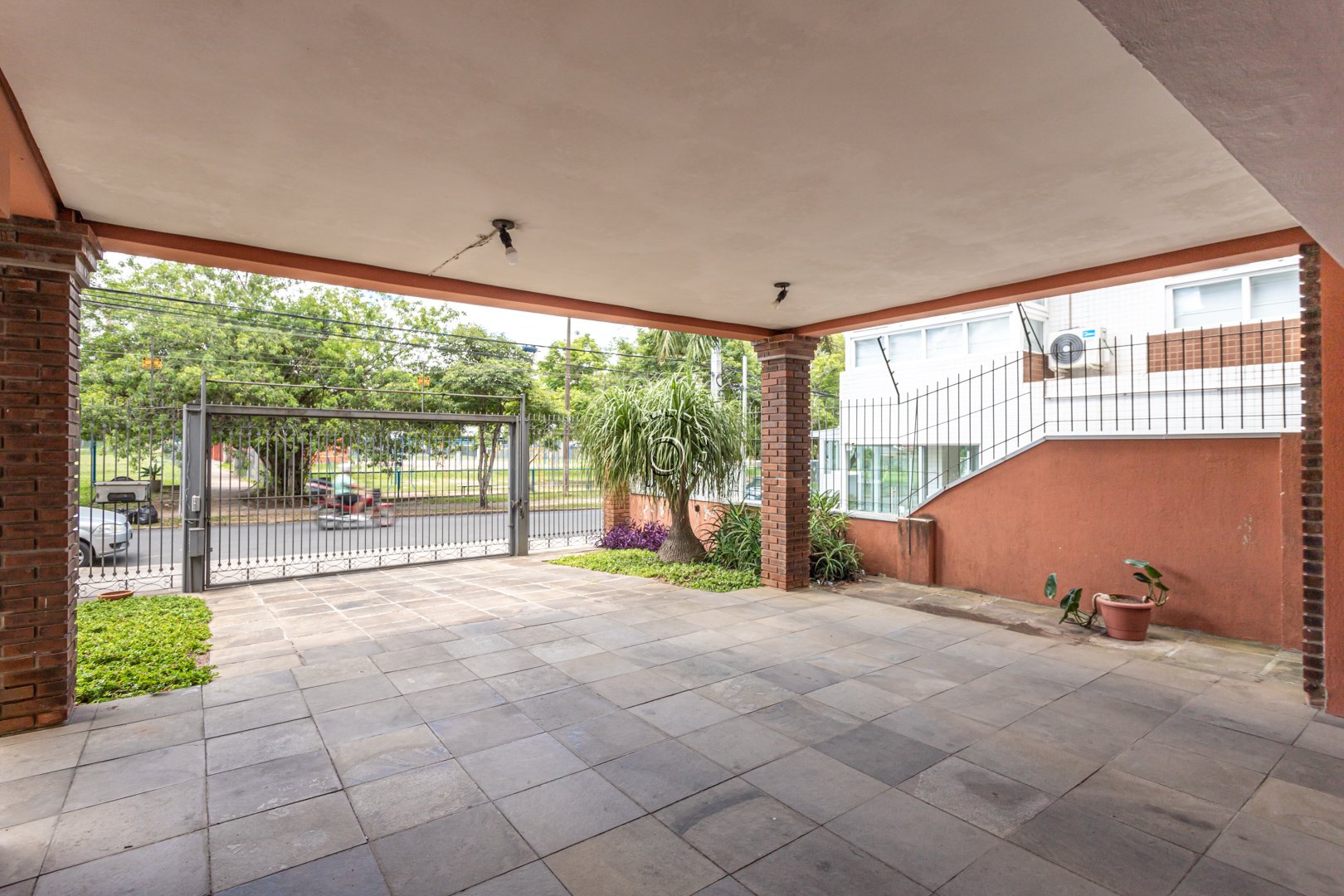 Casa para alugar com 400m², 5 quartos no bairro Tristeza em Porto Alegre - Foto 37