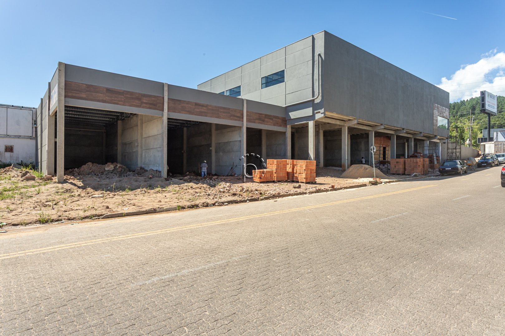 Loja para alugar com 92m², 10 vagas no bairro Aberta dos Morros em Porto Alegre