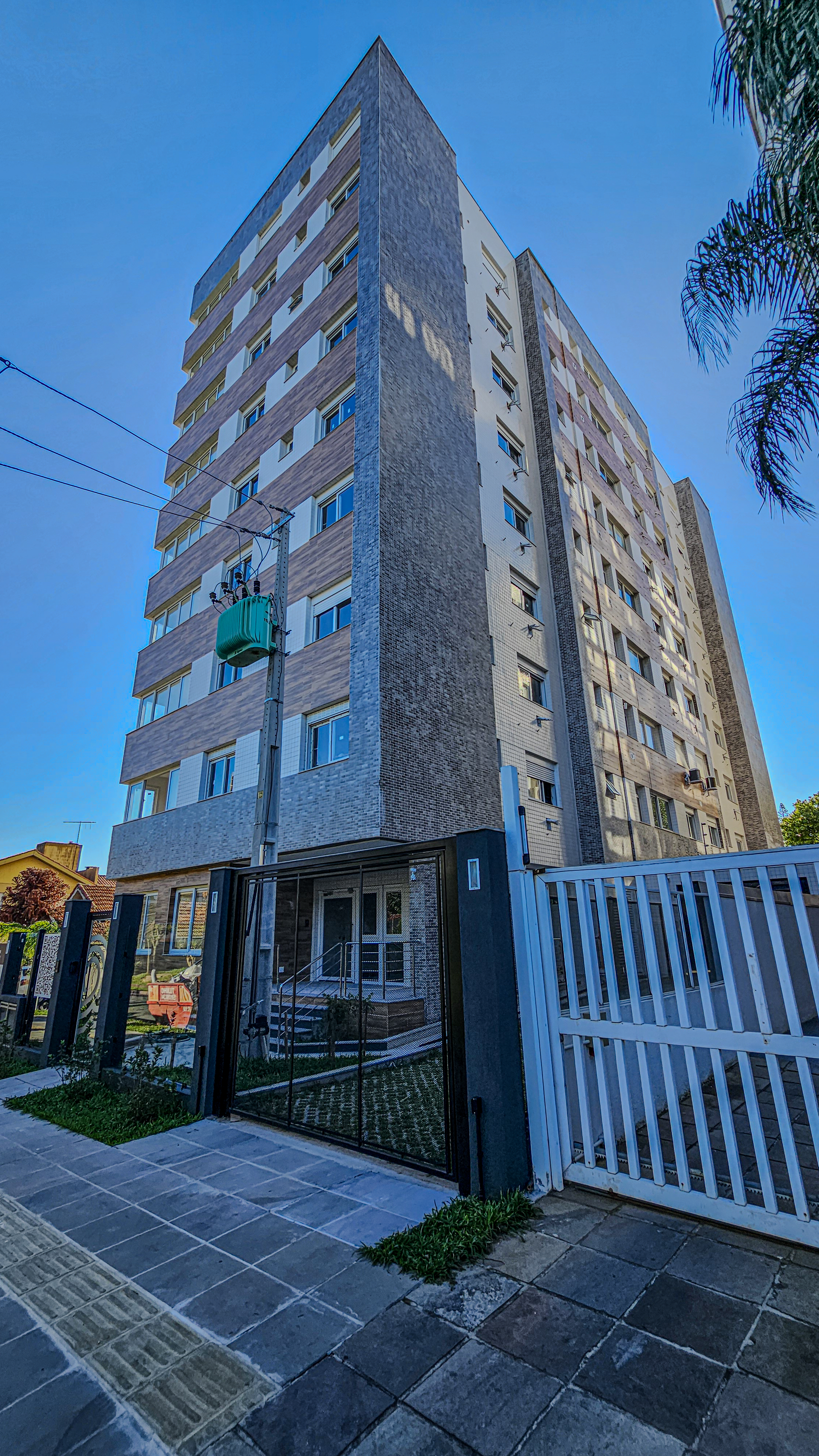 Apartamento à venda com 93m², 3 quartos, 3 suítes, 2 vagas no bairro Tristeza em Porto Alegre - Foto 2