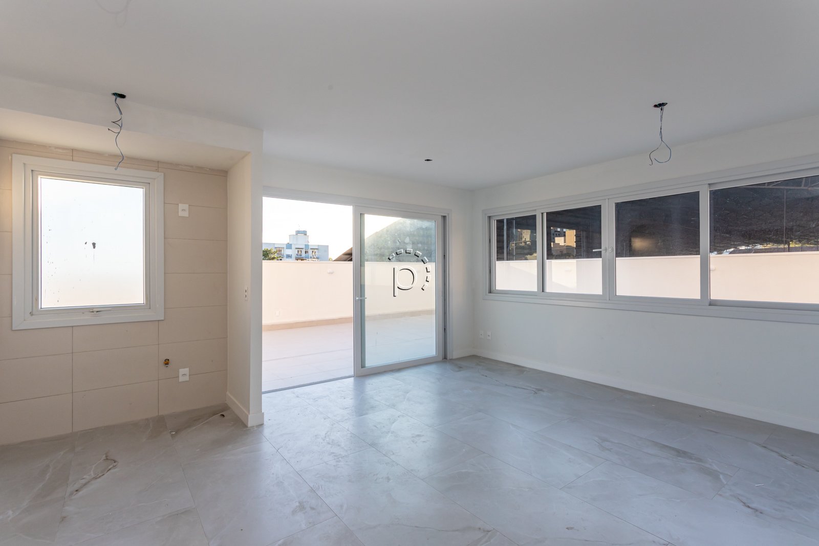 Apartamento à venda com 93m², 3 quartos, 3 suítes, 2 vagas no bairro Tristeza em Porto Alegre - Foto 2