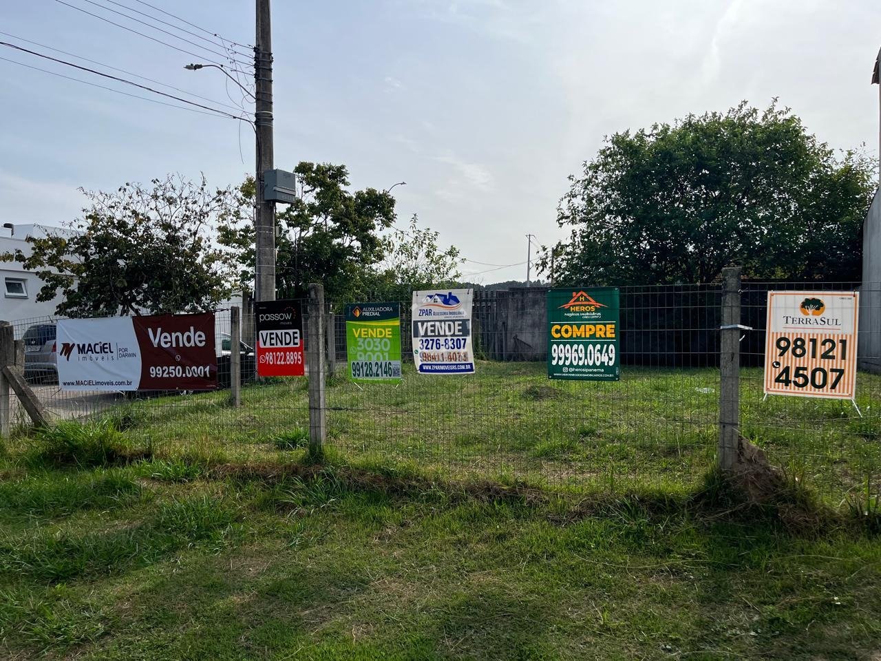 Terreno à venda com 209m² no bairro Hípica em Porto Alegre