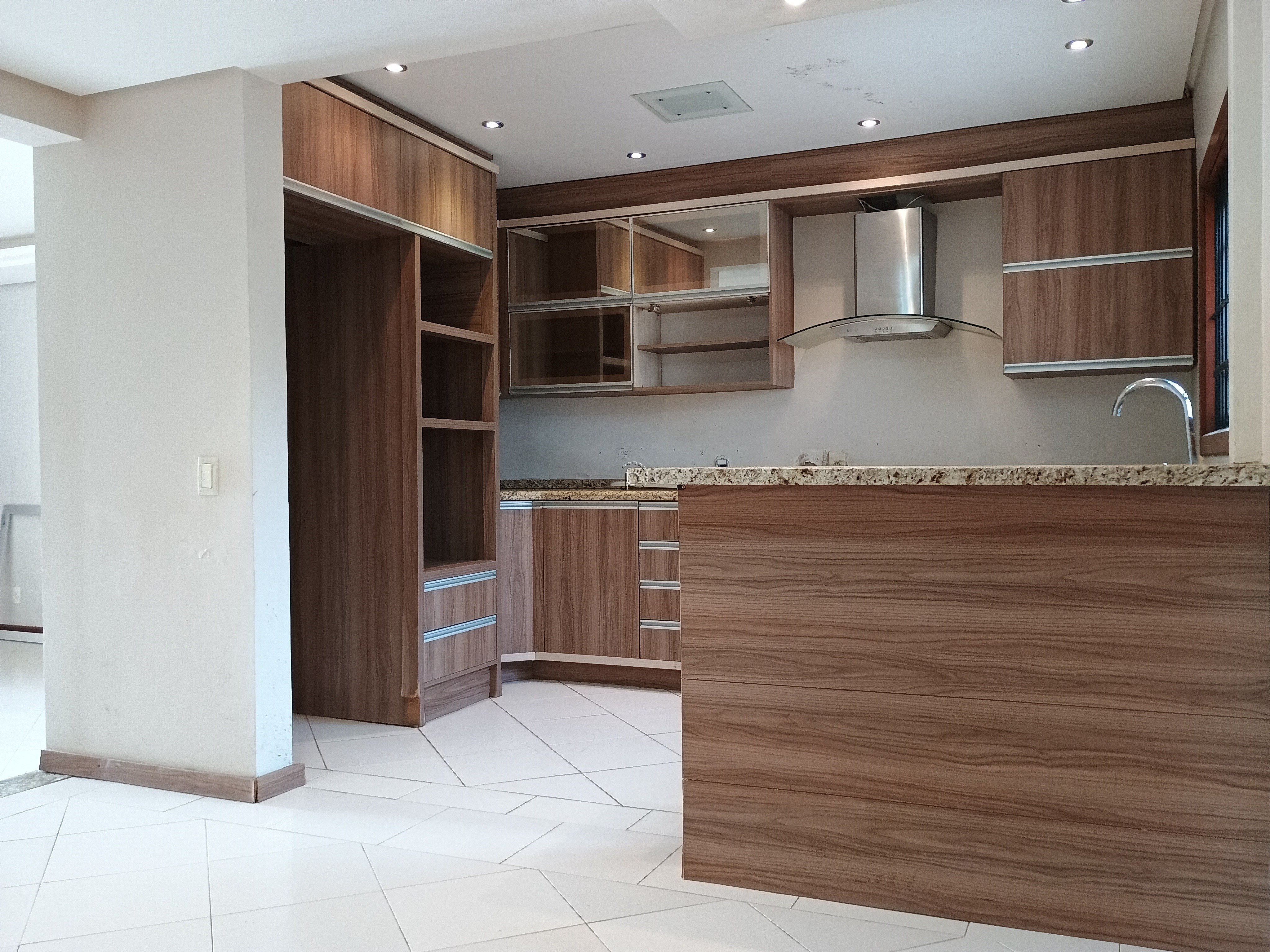 Casa à venda com 197m², 3 quartos, 1 suíte, 2 vagas no bairro Hípica em Porto Alegre - Foto 7