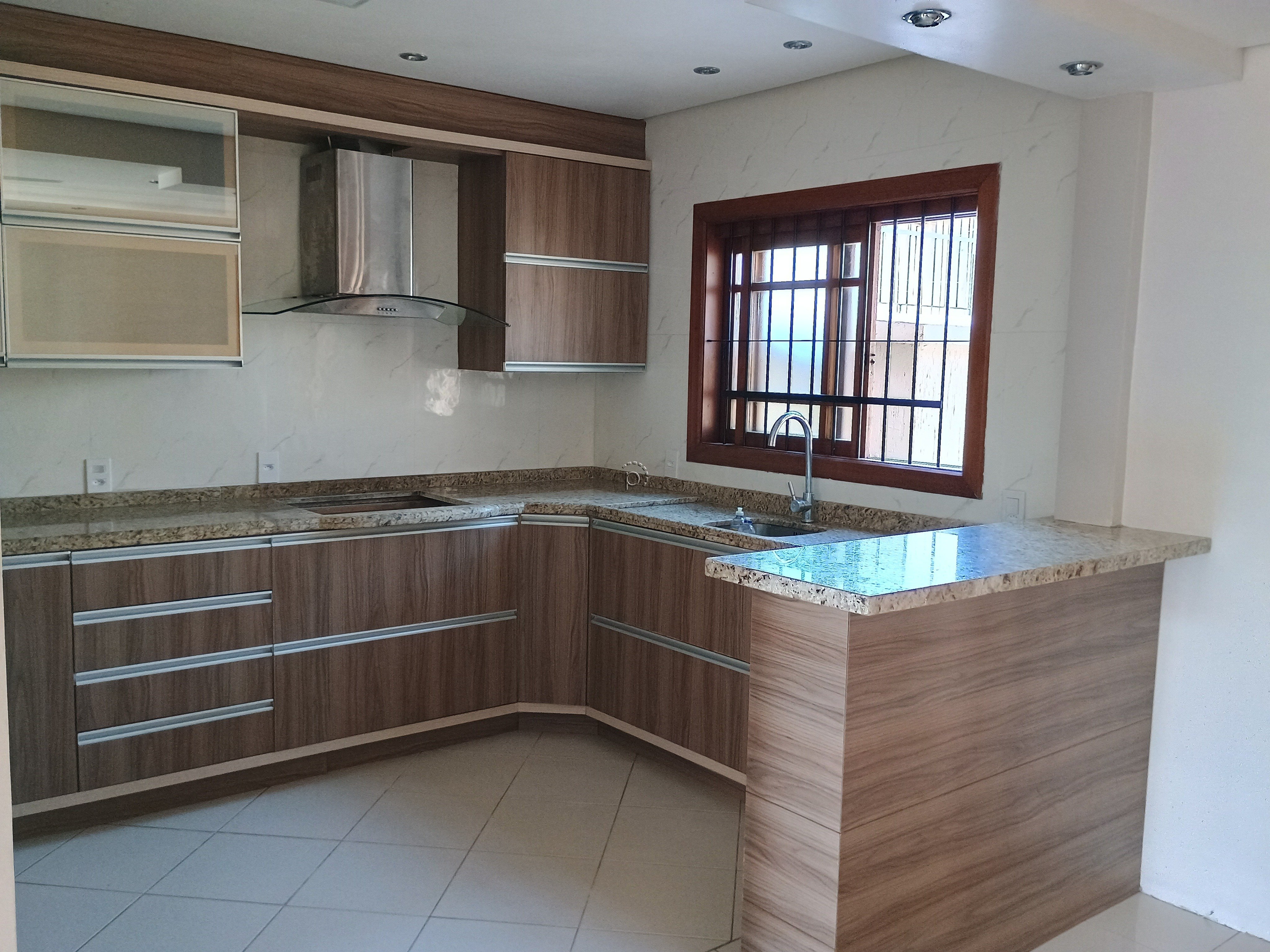 Casa à venda com 197m², 3 quartos, 1 suíte, 2 vagas no bairro Hípica em Porto Alegre - Foto 11