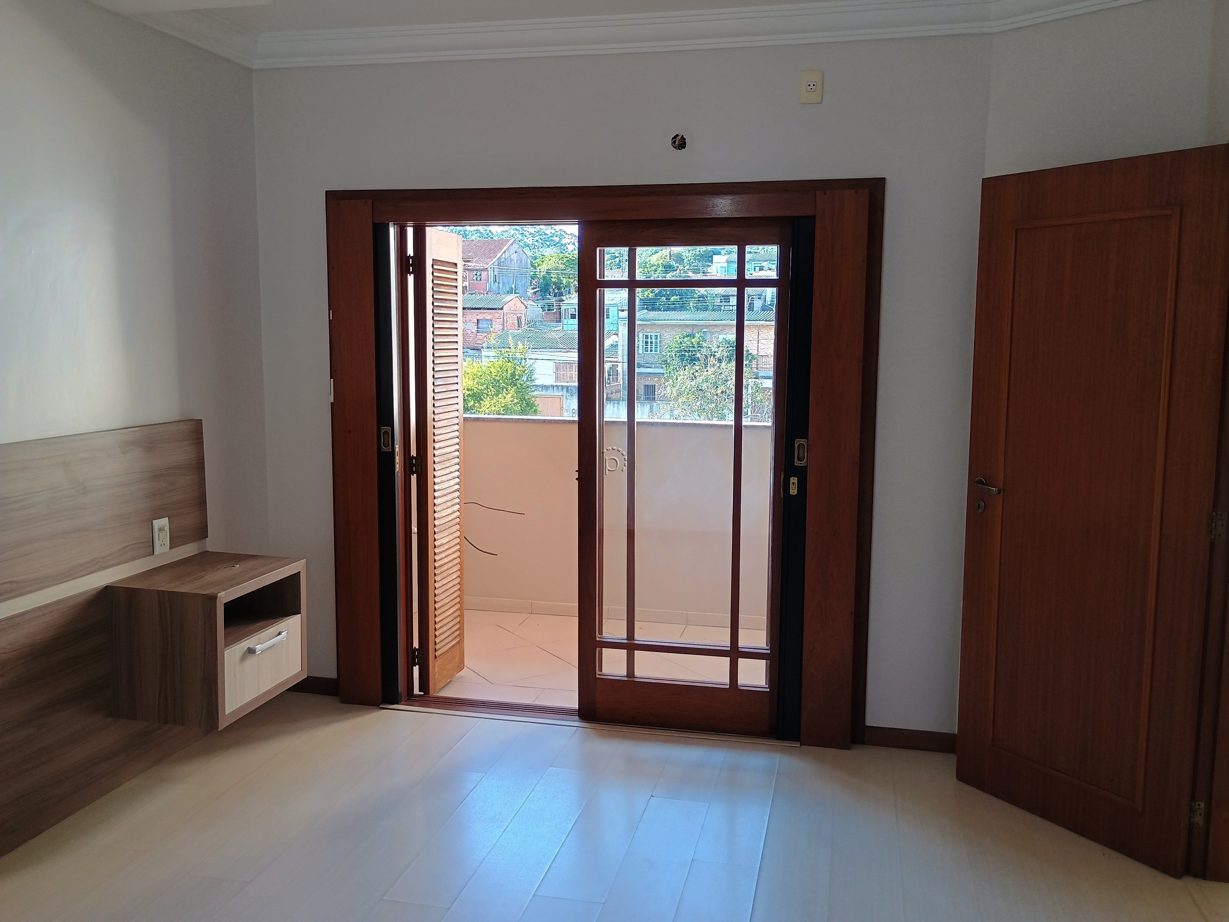 Casa à venda com 197m², 3 quartos, 1 suíte, 2 vagas no bairro Hípica em Porto Alegre - Foto 14