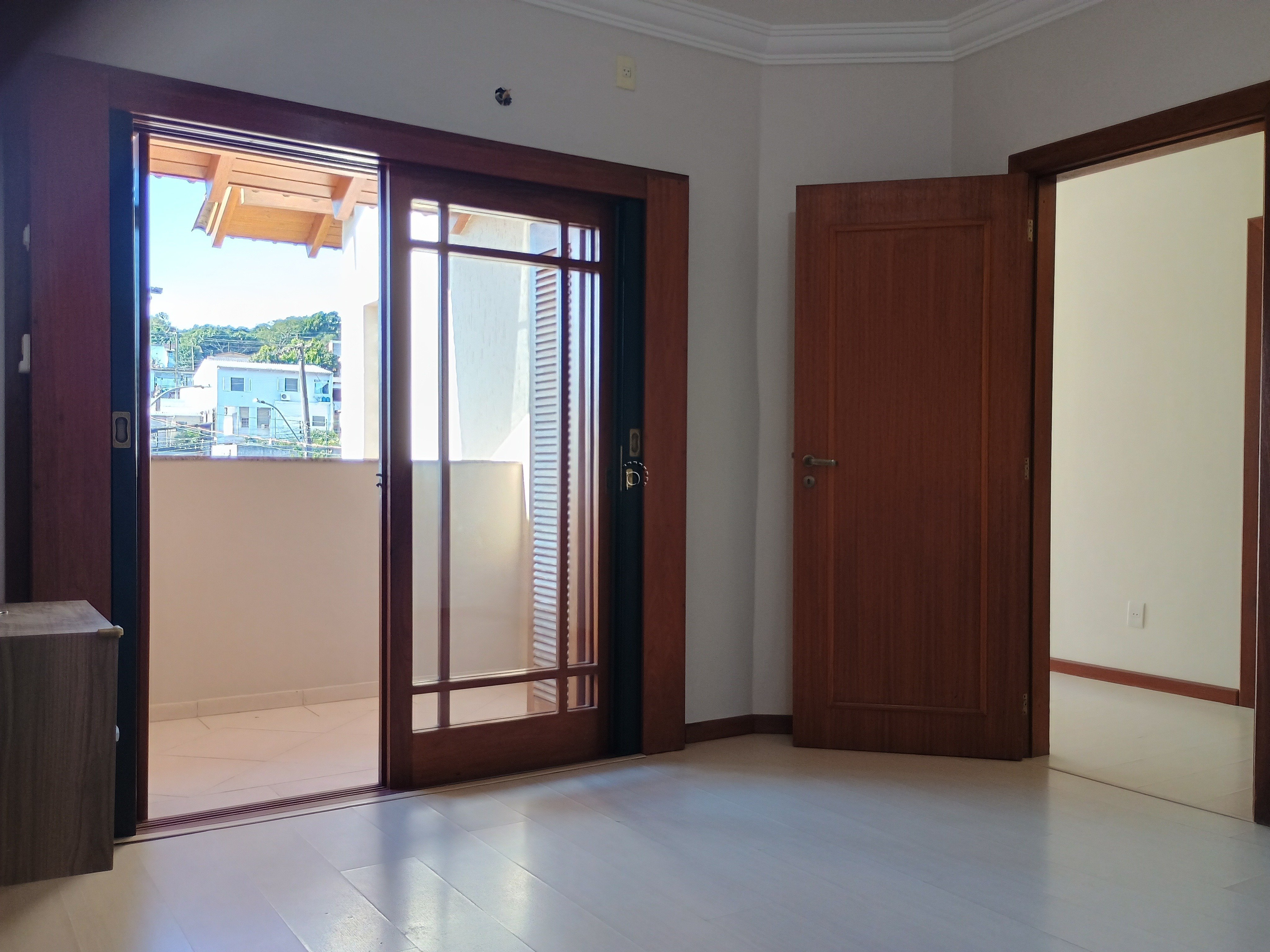 Casa à venda com 197m², 3 quartos, 1 suíte, 2 vagas no bairro Hípica em Porto Alegre - Foto 13