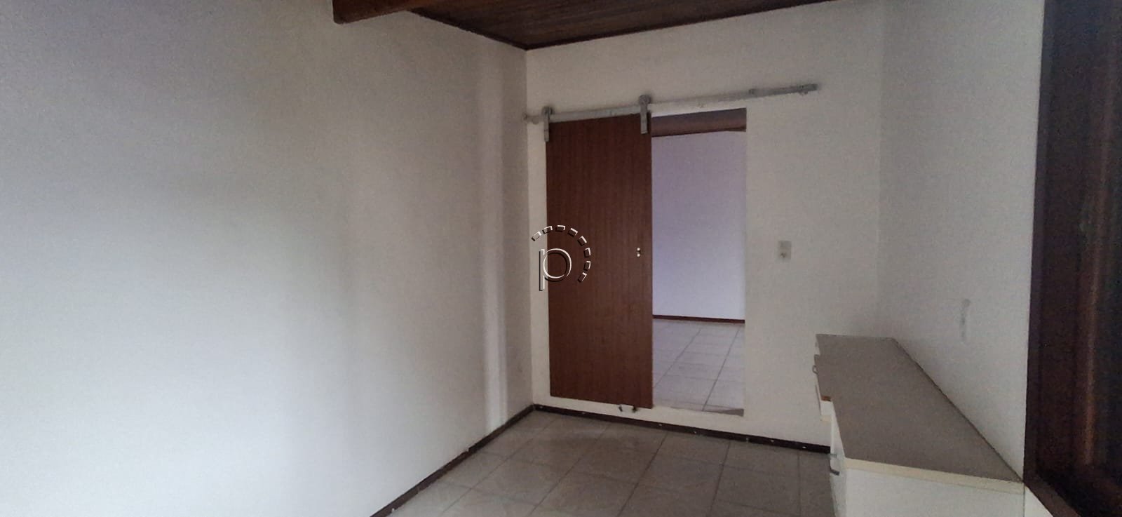 Casa para alugar com 159m², 3 quartos, 3 vagas no bairro Cavalhada em Porto Alegre - Foto 43