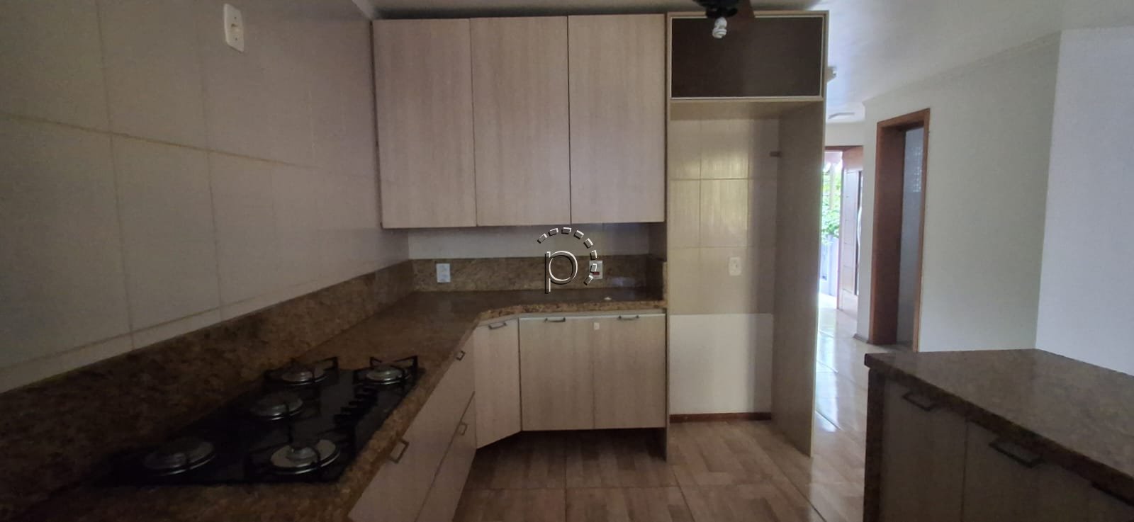 Casa para alugar com 159m², 3 quartos, 3 vagas no bairro Cavalhada em Porto Alegre - Foto 16