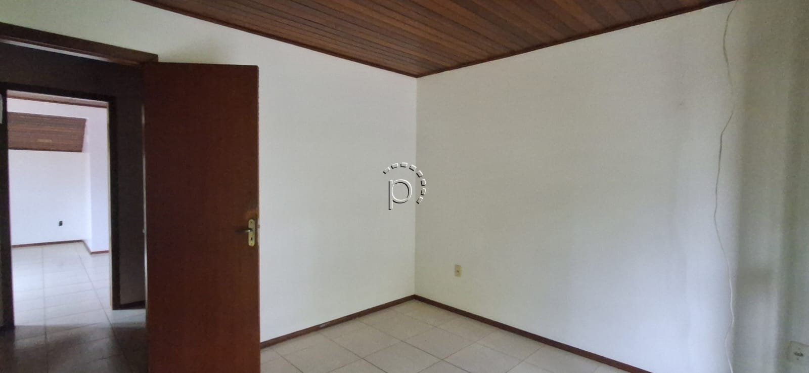 Casa para alugar com 159m², 3 quartos, 3 vagas no bairro Cavalhada em Porto Alegre - Foto 31